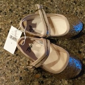 Size 6 Gap Gold shoes